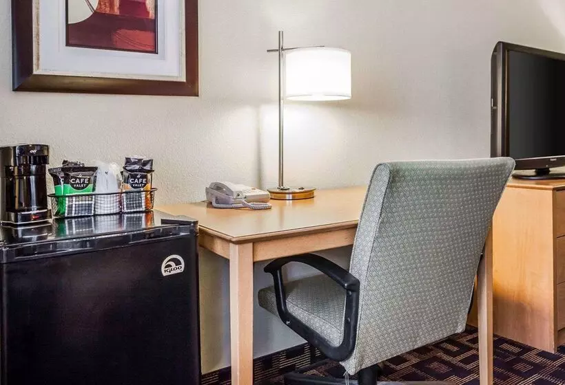 ホテル Quality Inn & Suites Des Moines Airport