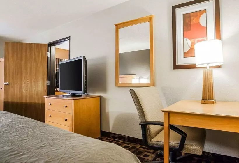ホテル Quality Inn & Suites Des Moines Airport