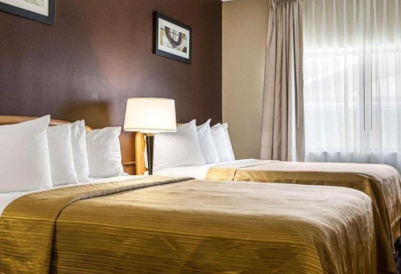 هتل Quality Suites Near West Acres