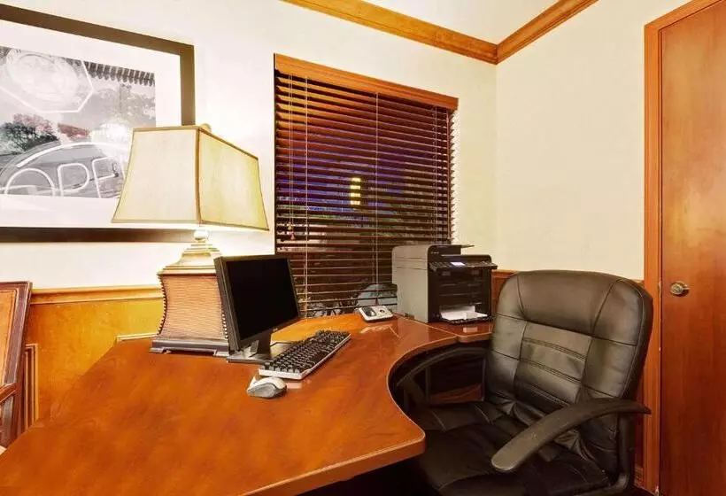 Отель Super 8 By Wyndham Corpus Christi Northwest