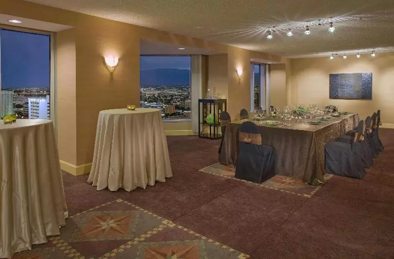 Отель The Clyde