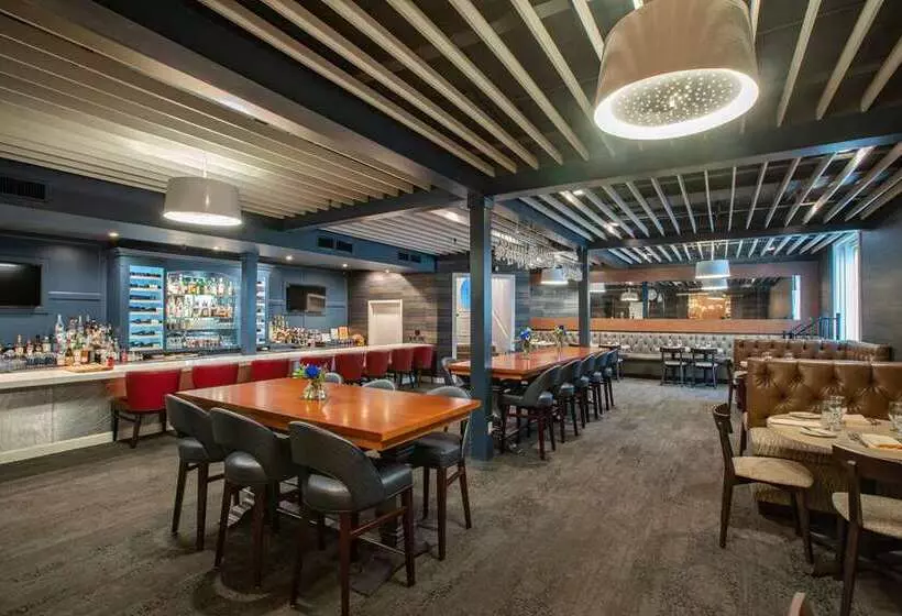 The Burgundy Hotel, Tapestry Collection By Hilton