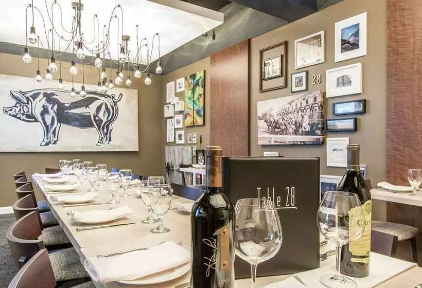 The Burgundy Hotel, Tapestry Collection By Hilton