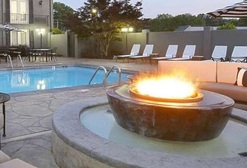 The Burgundy Hotel, Tapestry Collection By Hilton