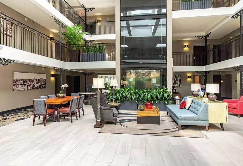 The Burgundy Hotel, Tapestry Collection By Hilton