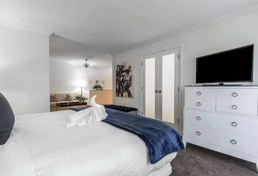 The Burgundy Hotel, Tapestry Collection By Hilton