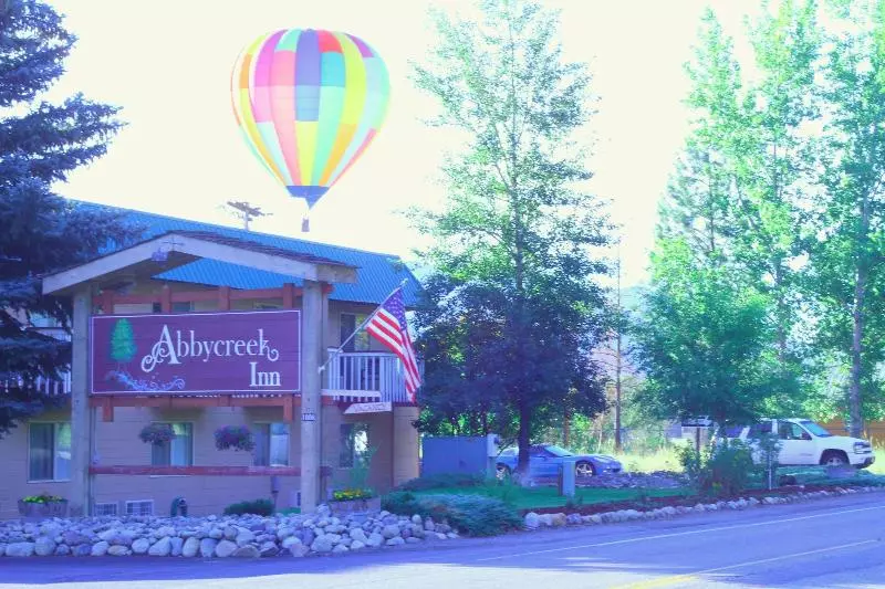 Отель Abbycreek Inn