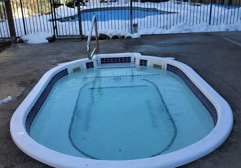 Отель Abbycreek Inn