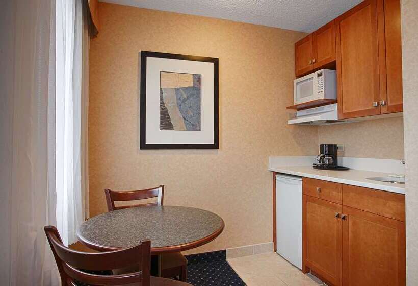 هتل Best Western Plus Suites Downtown Calgary