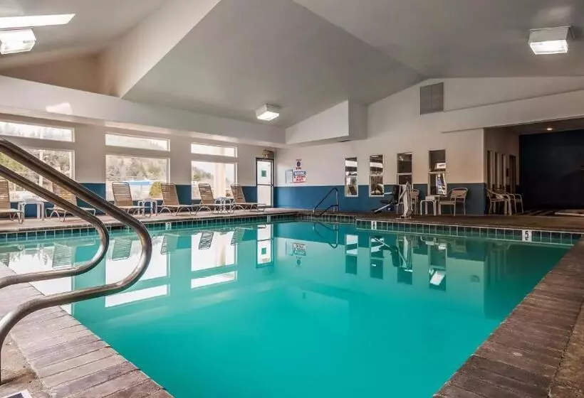 בית מלון כפרי Best Western Salbasgeon Inn & Suites