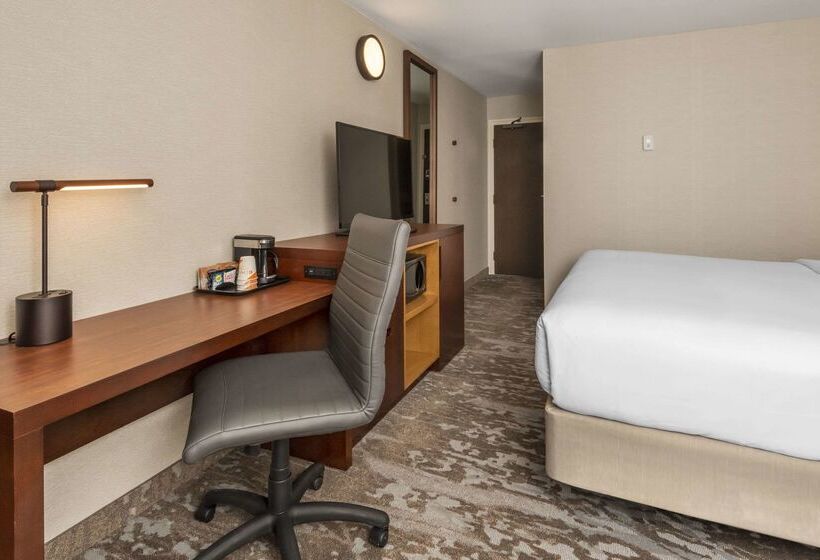 فندق Comfort Inn East