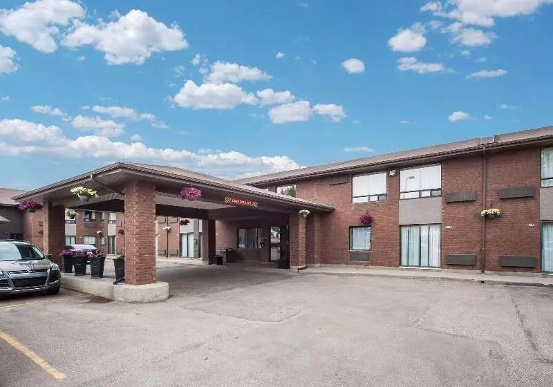 ホテル Comfort Inn West