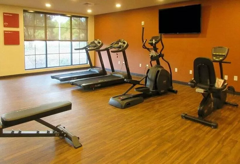 בית מלון כפרי Comfort Suites