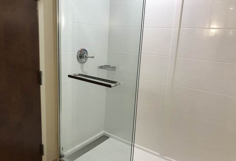 فندق Comfort Suites