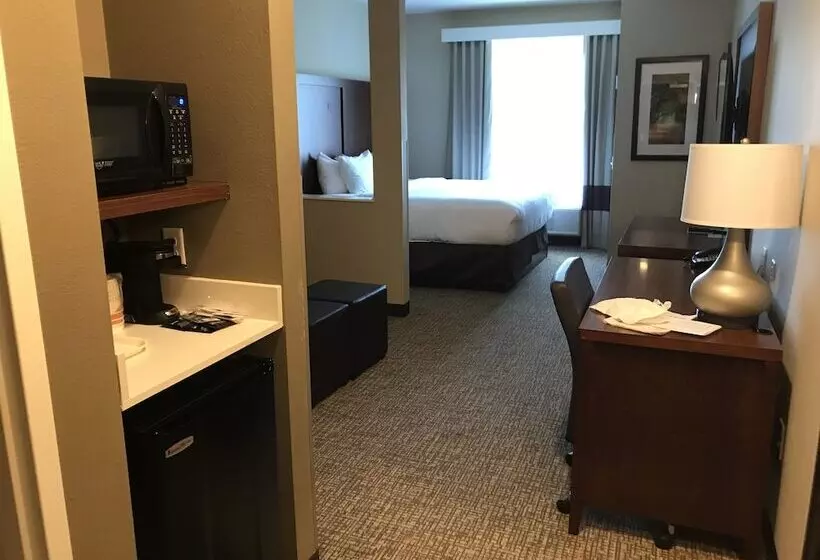 בית מלון כפרי Comfort Suites