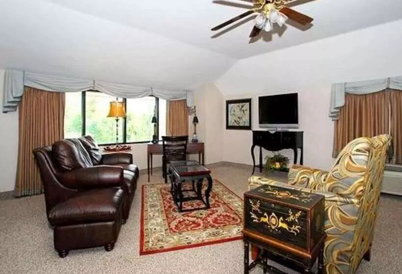 בית מלון כפרי Comfort Suites