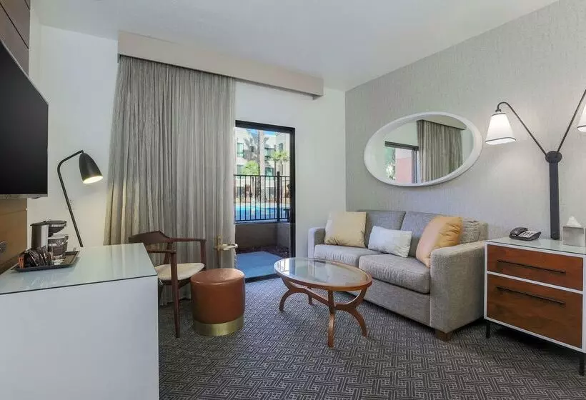 Hotel Doubletree Suites By Hilton Sacramento – Rancho Cordova