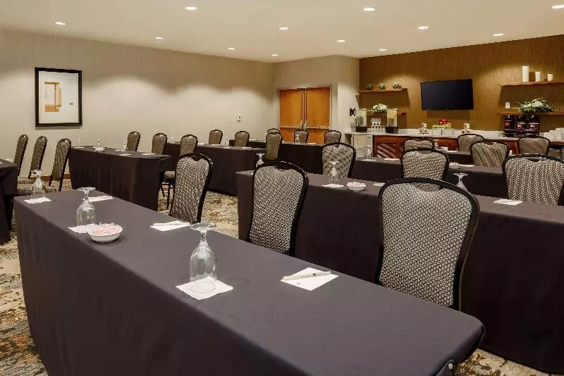 Hotel Doubletree Suites By Hilton Sacramento – Rancho Cordova