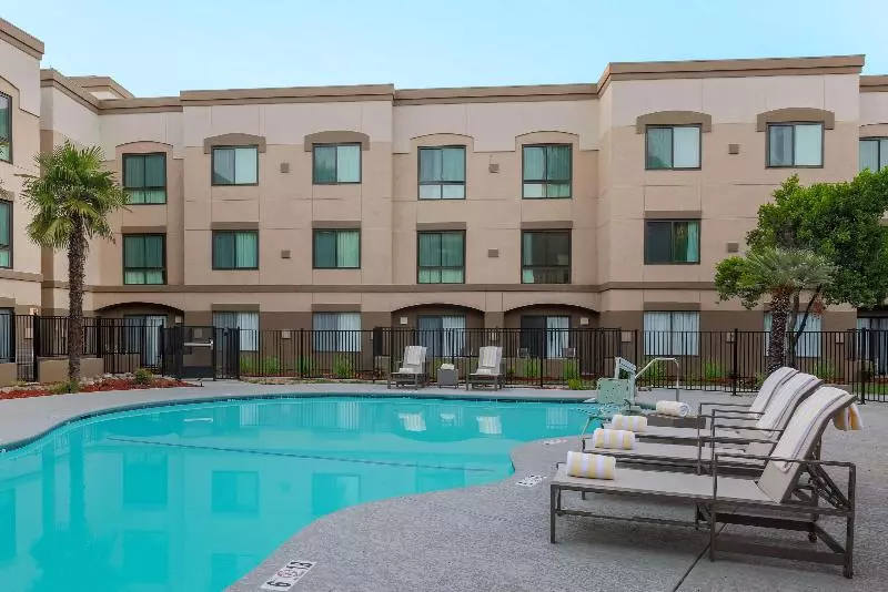 Hotel Doubletree Suites By Hilton Sacramento – Rancho Cordova