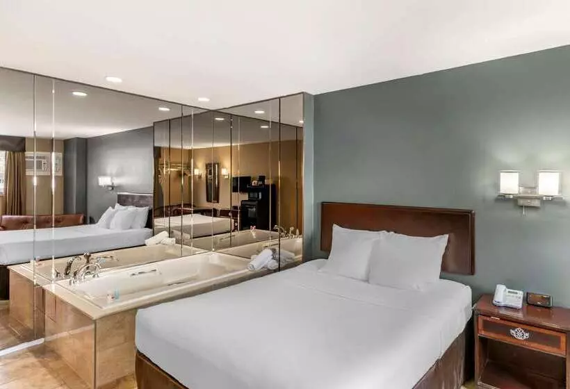 בית מלון כפרי Econo Lodge