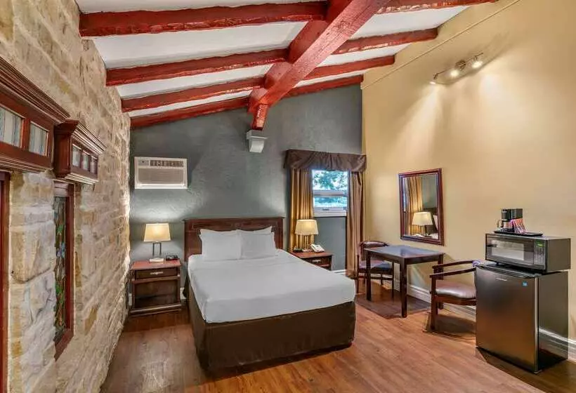 בית מלון כפרי Econo Lodge