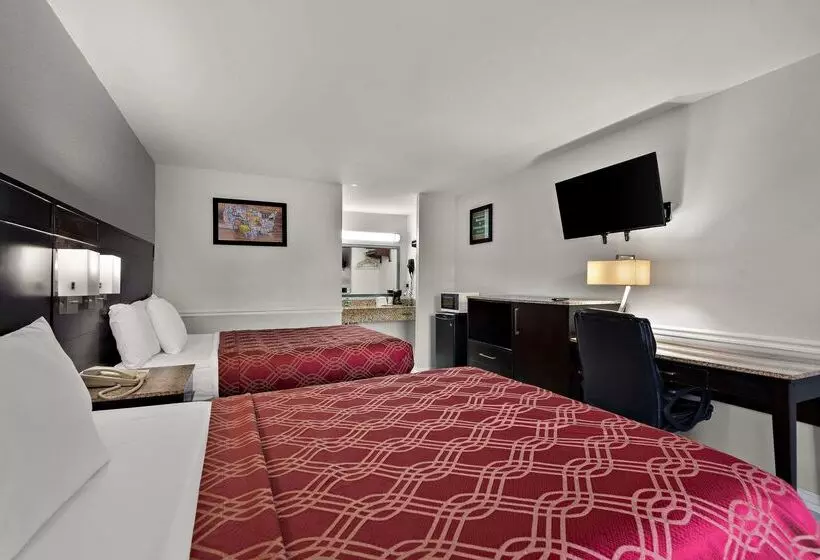 Отель Econo Lodge