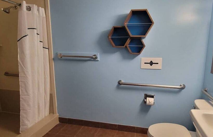 هتل Hometowne Studios By Red Roof Egg Harbor–atlantic City Airport