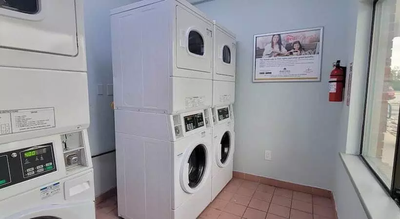 호텔 Hometowne Studios By Red Roof Egg Harbor–atlantic City Airport