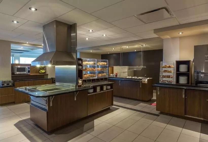 هتل Hôtel & Suites Normandin Québec