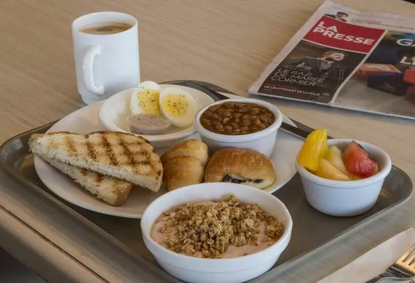 هتل Hôtel & Suites Normandin Québec