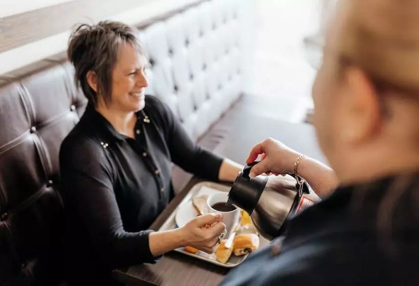 هتل Hôtel & Suites Normandin Québec