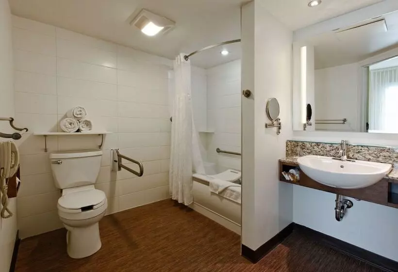 هتل Hôtel & Suites Normandin Québec