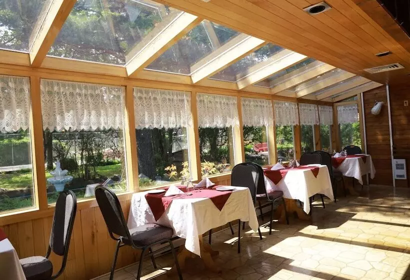 호텔 La Roche Pleureuse