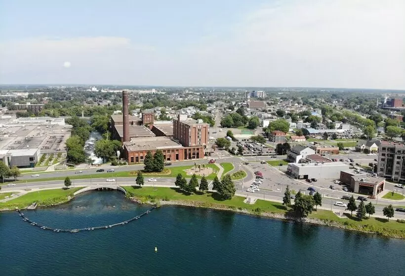 ホテル Hôtel Moco Valleyfield