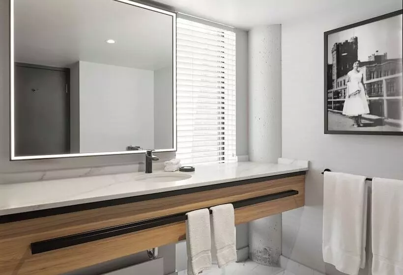 ホテル Hôtel Moco Valleyfield