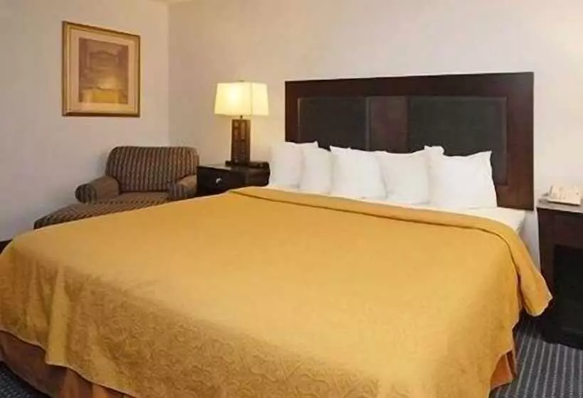 هتل Quality Inn
