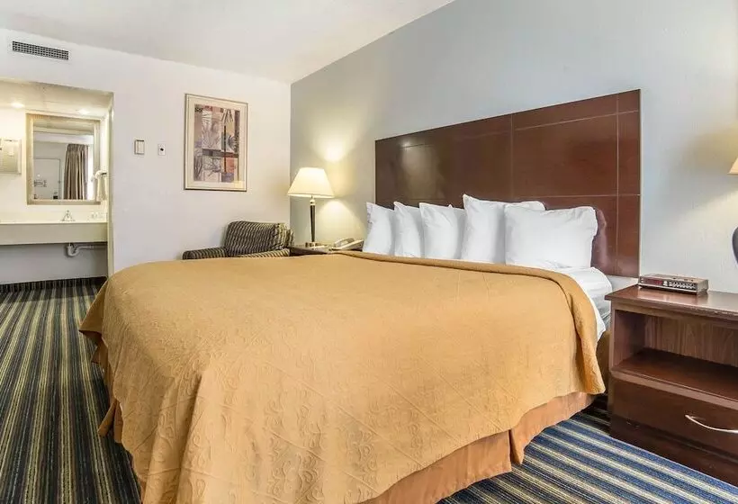 هتل Quality Inn
