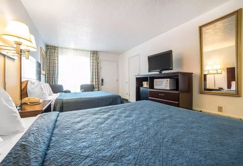 هتل Quality Inn