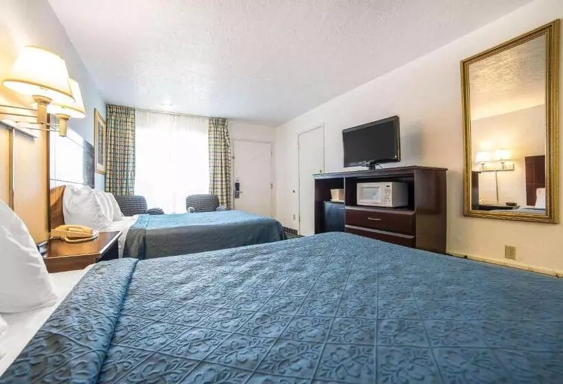 هتل Quality Inn