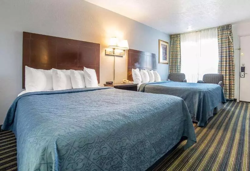 هتل Quality Inn