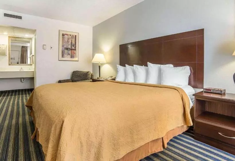 هتل Quality Inn