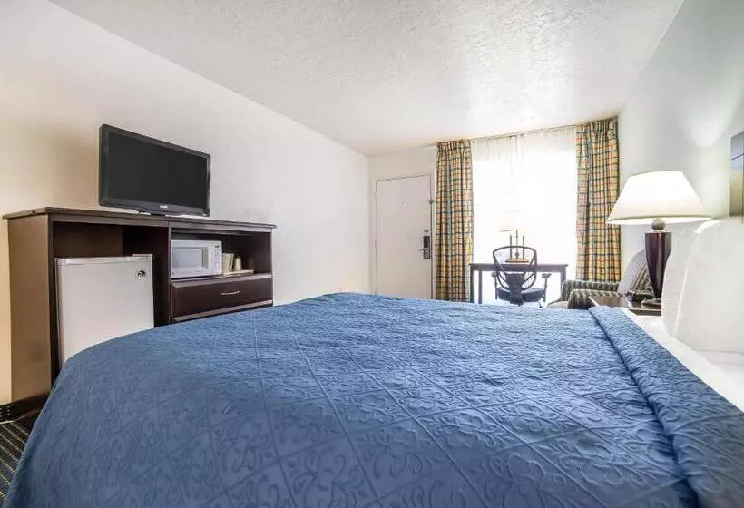 هتل Quality Inn