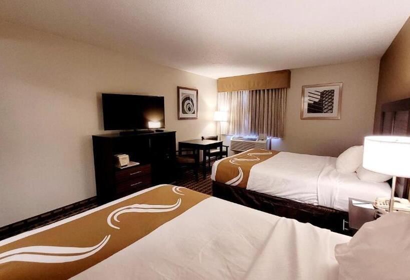 هتل Quality Inn & Suites