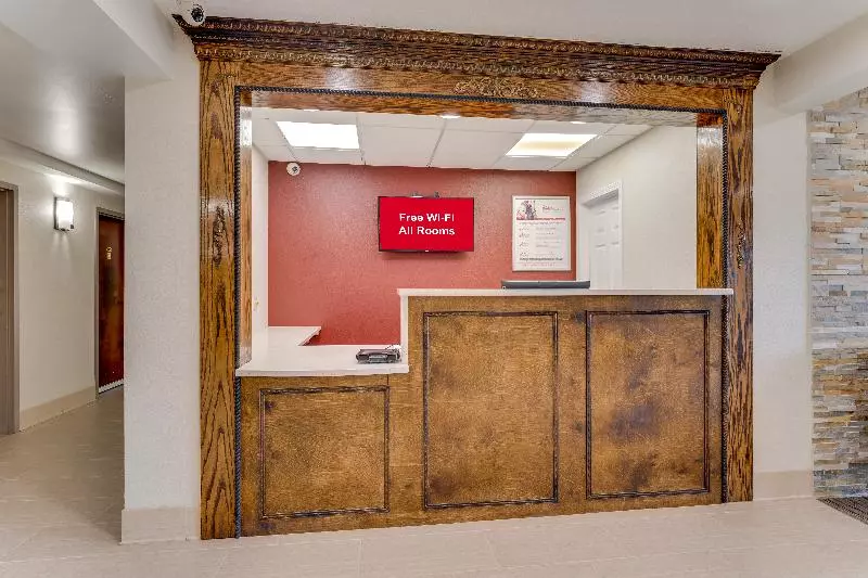 هتل Red Roof Inn & Suites Newport   Middletown, Ri