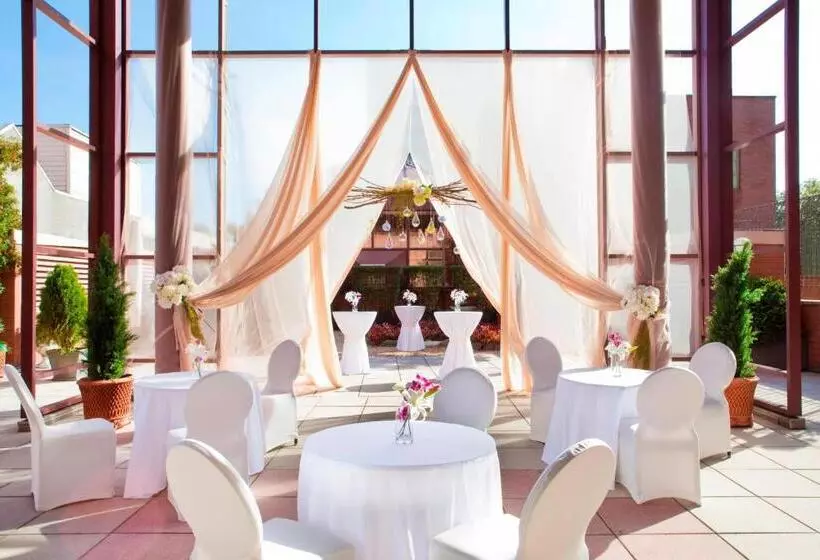 בית מלון כפרי Sheraton Laguardia East