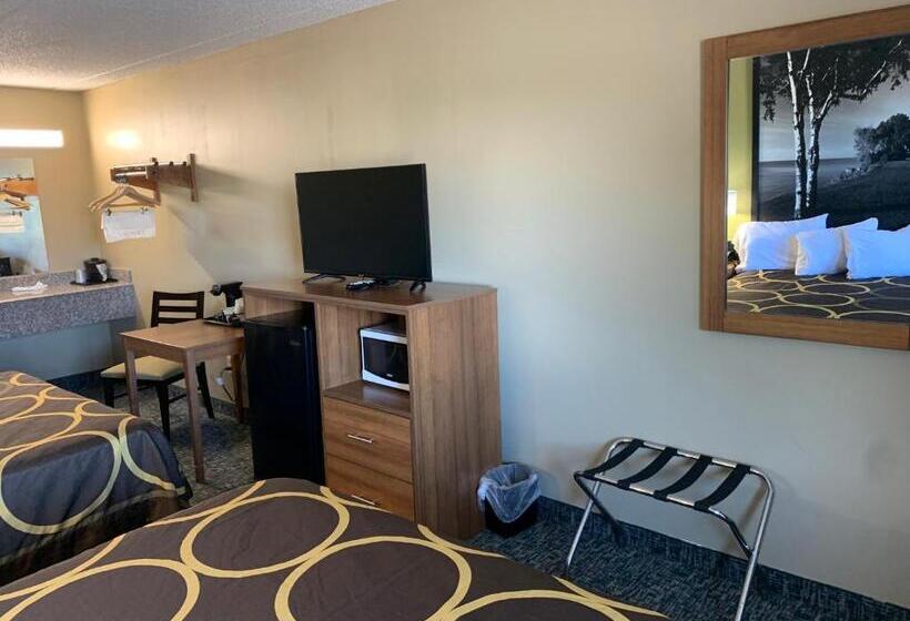 酒店 Super 8 By Wyndham Petoskey