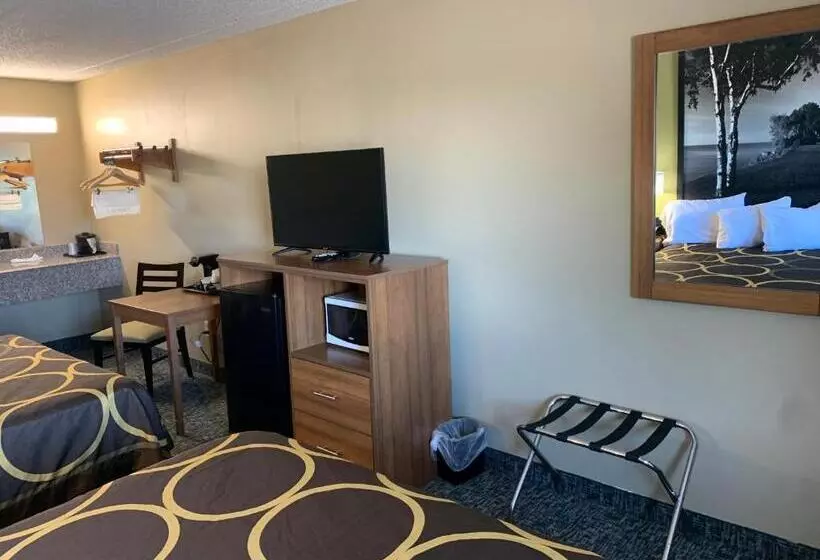 酒店 Super 8 By Wyndham Petoskey