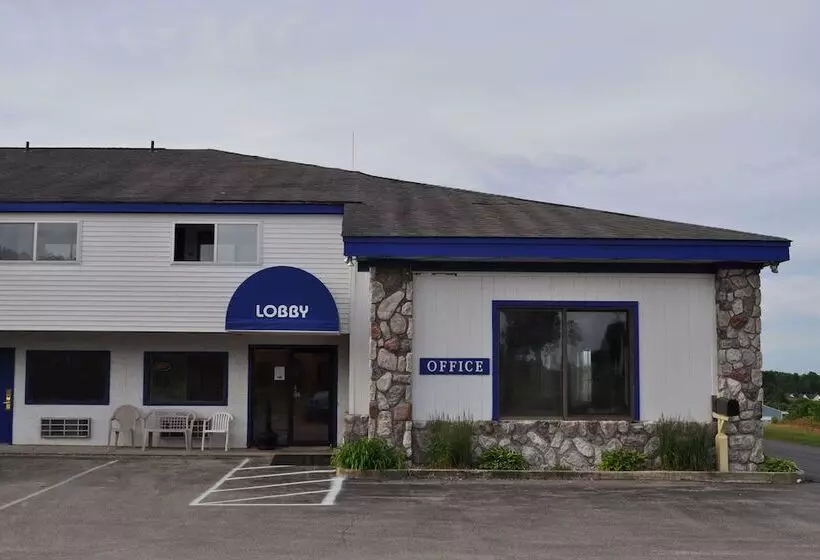 酒店 Super 8 By Wyndham Petoskey