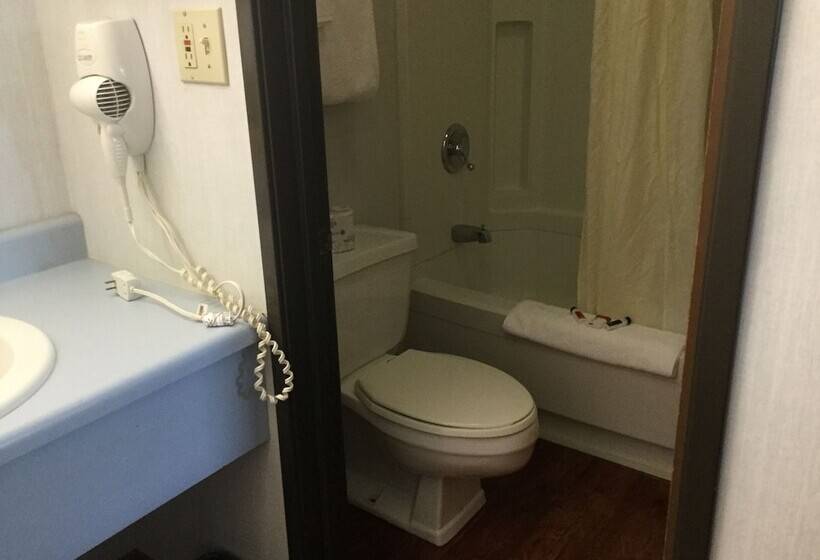 酒店 Super 8 By Wyndham Petoskey