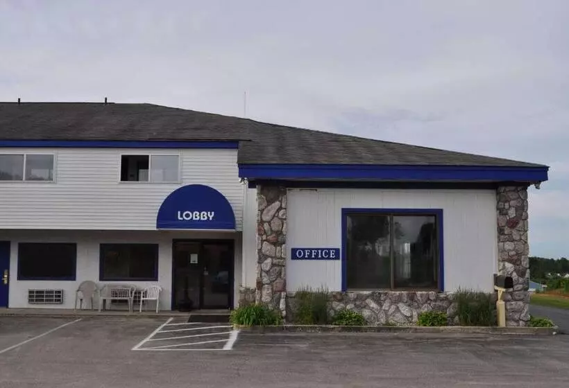 酒店 Super 8 By Wyndham Petoskey